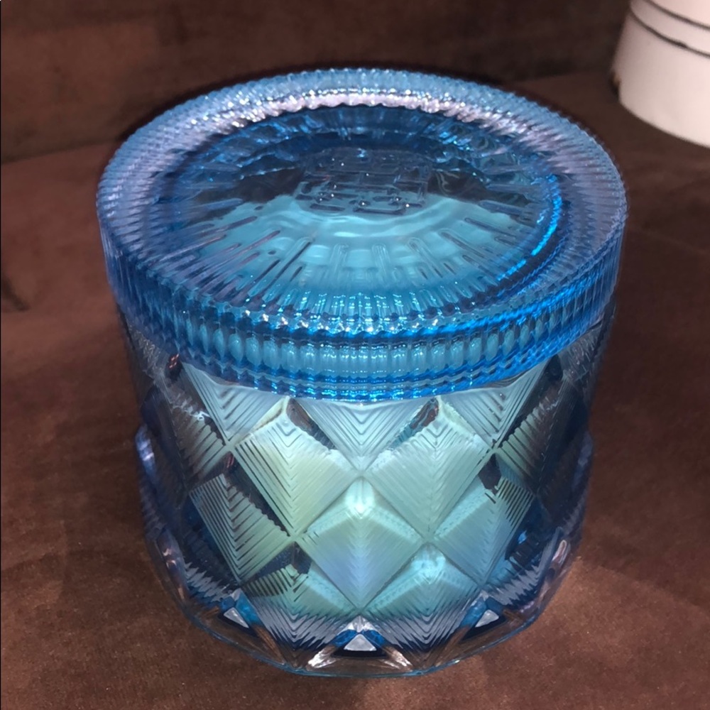 Homeworx Let It Snow Candle